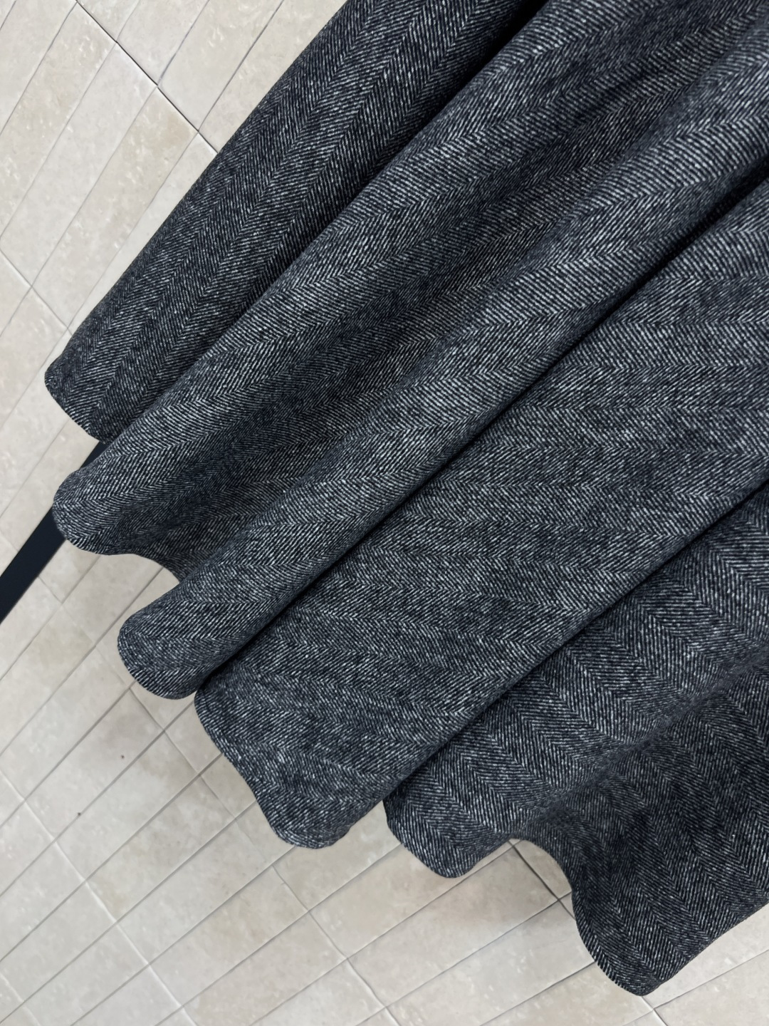 25秋冬新款 花灰色羊毛西装外套搭配高腰半裙 非常显高级的灰色廓形西装 里面豹纹内衬设计 一套上身减龄又