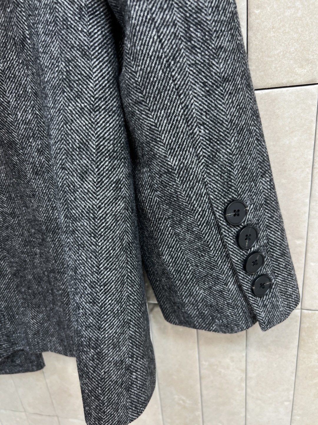 25秋冬新款 花灰色羊毛西装外套搭配高腰半裙 非常显高级的灰色廓形西装 里面豹纹内衬设计 一套上身减龄又