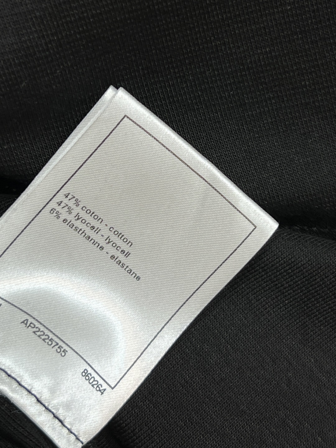 25秋冬新款 花朵装饰不规则斜领长袖+半身裙套装 可以斜肩领的穿法 露肩小心机超美 修身版型百搭不挑人上