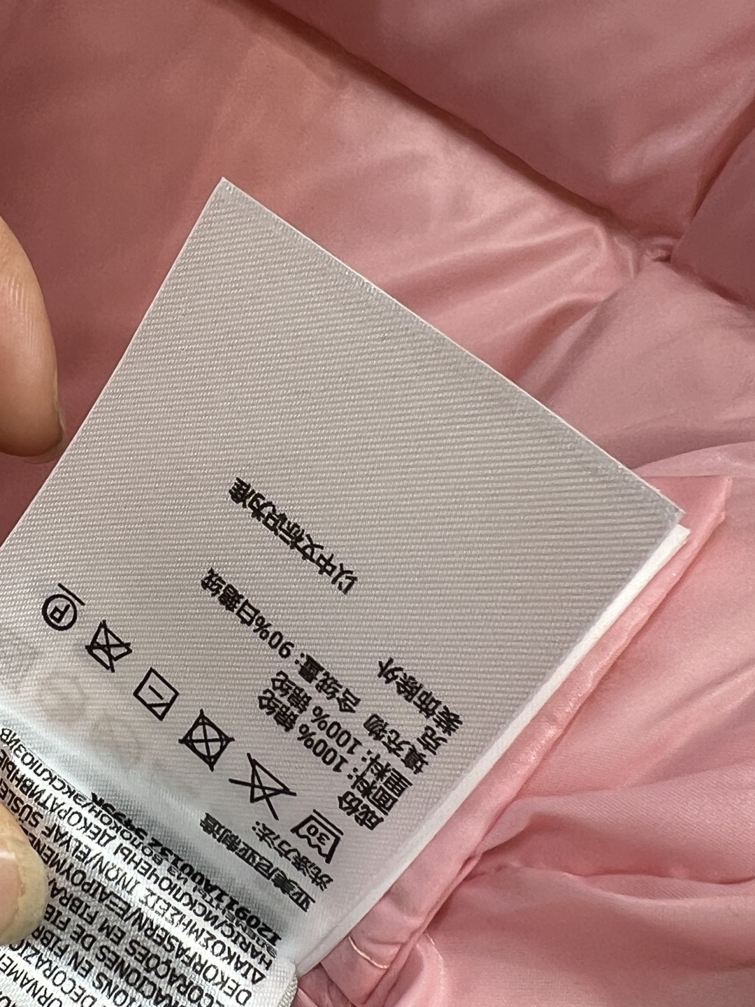 M家 25秋冬新款 连帽立领羽绒马甲 可拆卸连帽设计 可以做撞色穿搭 立领夹克版型 上身显瘦又帅气十足 