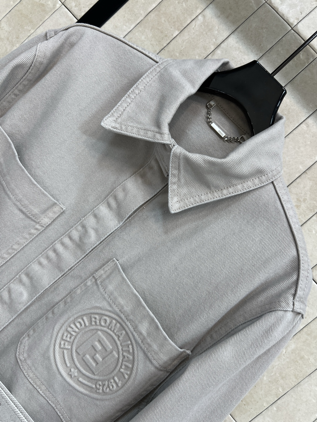 FD家 25秋冬新款 浮雕logo图案牛仔西系列 衬衫短款外套+腰带衬衫外套+直筒裤 极简设计活力感爆棚