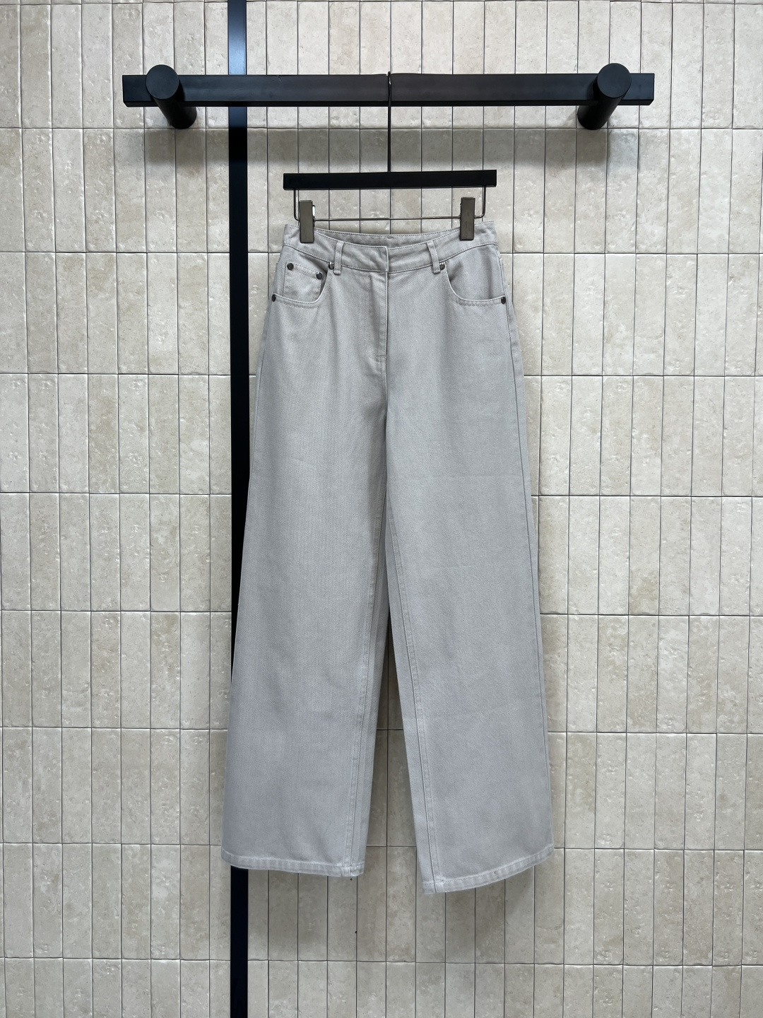 NO:503624,FD Home 25 autumn and winter new styles, relief logo pattern denim western series, short shirt jacket + belt shirt jacket + straight pants, minimalist design full of vitality, versatile style, elegant style, classic relief, letters loho durable and fashionable, simple and high-end, a series of daily casual recommendations, full of age-reducing girlish feeling, one color three-code Size/S-M-L,,dior, jackets & coats,shirts,alexander wang19860909FD家 25秋冬新款 浮雕logo图案牛仔西系列 衬衫短款外套+腰带衬衫外套+直筒裤 极简设计活力感爆棚 百搭版型 气质优雅风 经典的浮雕 字母loho耐看时髦绝绝子 简约不失高级 一系列搭配日常休闲推荐 满满的减龄少女感 一色三码Size/S-M-L,,dior,jackets & coats,shirts,alexander wang,Women's clothing