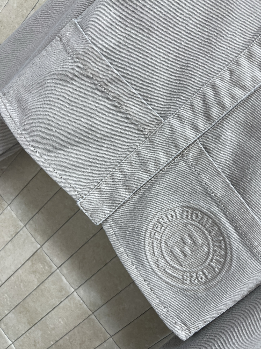 FD家 25秋冬新款 浮雕logo图案牛仔西系列 衬衫短款外套+腰带衬衫外套+直筒裤 极简设计活力感爆棚