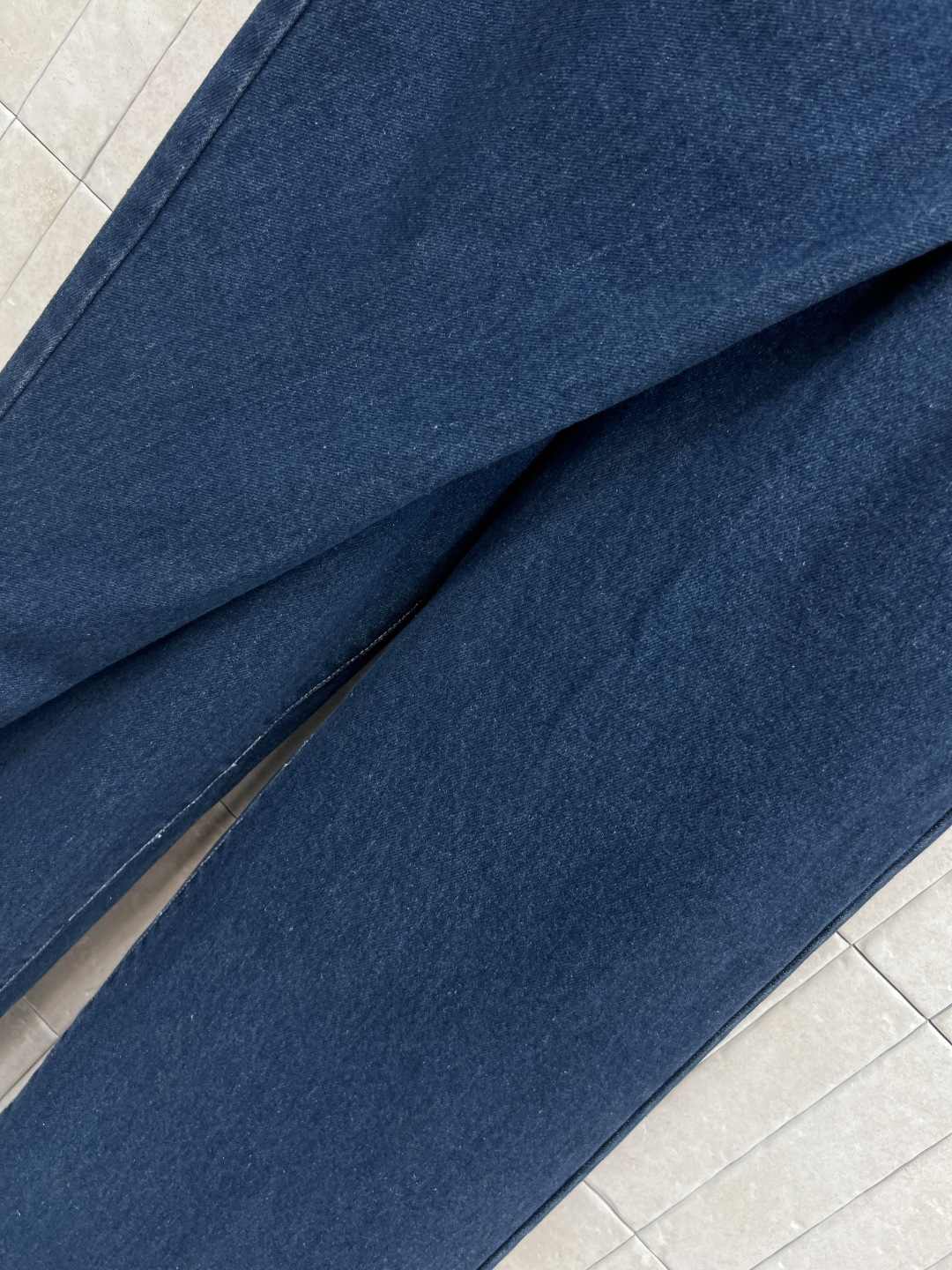 D家 25秋冬新款 斜扣可翻边牛仔长裤 高颜值 百搭无烦恼 就是很干净的感觉 定制里面D字母提花牛仔面料