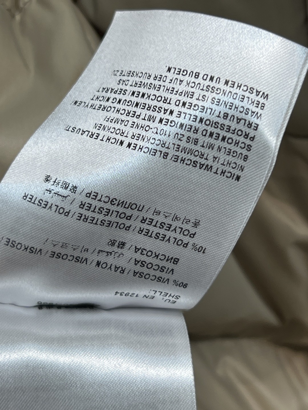 M家 25秋冬新款 连帽系带工装风夹克外套 可拆卸连帽翻领夹克宽松版型 搭配本布腰带 轻松分割身材比例上