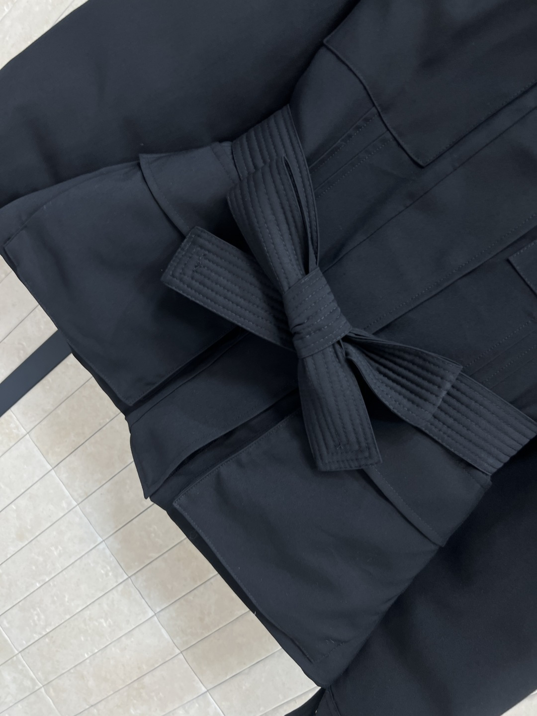 M家 25秋冬新款 连帽系带工装风夹克外套 可拆卸连帽翻领夹克宽松版型 搭配本布腰带 轻松分割身材比例上