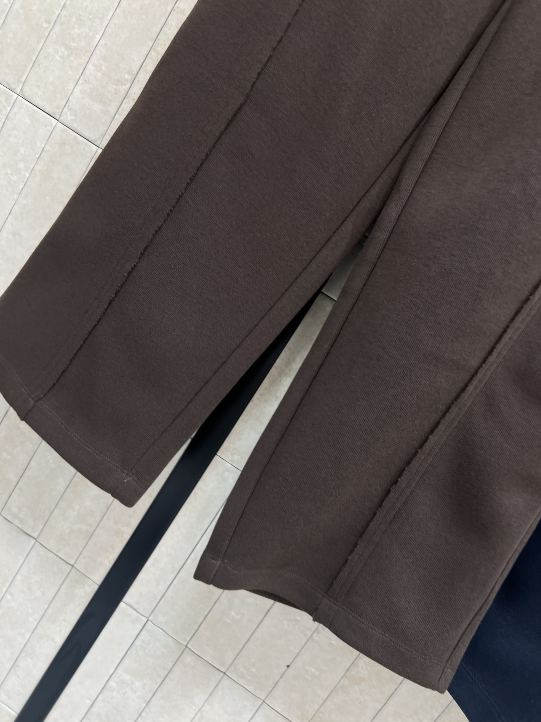 AW 25秋冬新款 字母织带直筒休闲裤 每年必出的经典款 大王女孩人手必备 字母松紧腰身设计 阔腿的直筒