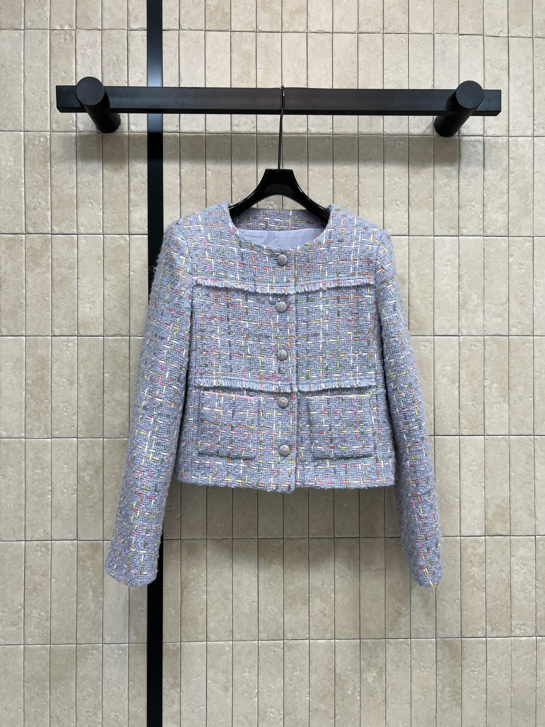 NO:505482,Xiaoxiangjia 25 autumn and winter new style, taro purple tweed series, round neck jacket + round neck multi-pocket jacket + skirt, custom taro purple tweed fabric is super textured, taro purple tweed fabric is small, tassel details, lining also has camellia jacquard design, a series of high-end and fashionable upper body, classic loose style, versatile and versatile, slim and tall, extremely tall, top body, huge temperament, daily out-of-the-story, size/S-M-L,, chanel, skirts, jackets & coats, alexander wang19860909小香家 25秋冬新款 香芋紫粗花呢系列 圆领小外套+圆领多口袋外套+半身裙 定制香芋紫粗花呢面料超级有质感 流苏小细节 内衬也带有山茶花提花设计 一系列搭配上身高级又时髦经典宽松版型百搭不挑人 显瘦显高绝绝子 上身巨显气质 日常出街外搭 简直绝了一色三码Size/S-M-L,,chanel,skirts,jackets & coats,alexander wang,Women's clothing