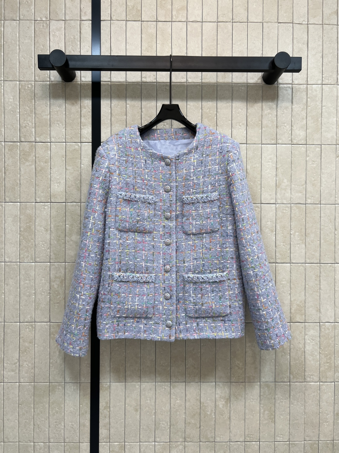 NO:505455,Xiaoxiangjia 25 autumn and winter new style, taro purple tweed series, round neck jacket + round neck multi-pocket jacket + skirt, custom taro purple tweed fabric is super textured, taro purple tweed fabric is small, tassel details, lining also has camellia jacquard design, a series of high-end and fashionable upper body, classic loose style, versatile and versatile, slim and tall, extremely tall, top body, huge temperament, daily out-of-the-story, size/S-M-L,, chanel, skirts, jackets & coats, alexander wang19860909小香家 25秋冬新款 香芋紫粗花呢系列 圆领小外套+圆领多口袋外套+半身裙 定制香芋紫粗花呢面料超级有质感 流苏小细节 内衬也带有山茶花提花设计 一系列搭配上身高级又时髦经典宽松版型百搭不挑人 显瘦显高绝绝子 上身巨显气质 日常出街外搭 简直绝了一色三码Size/S-M-L,,chanel,skirts,jackets & coats,alexander wang,Women's clothing