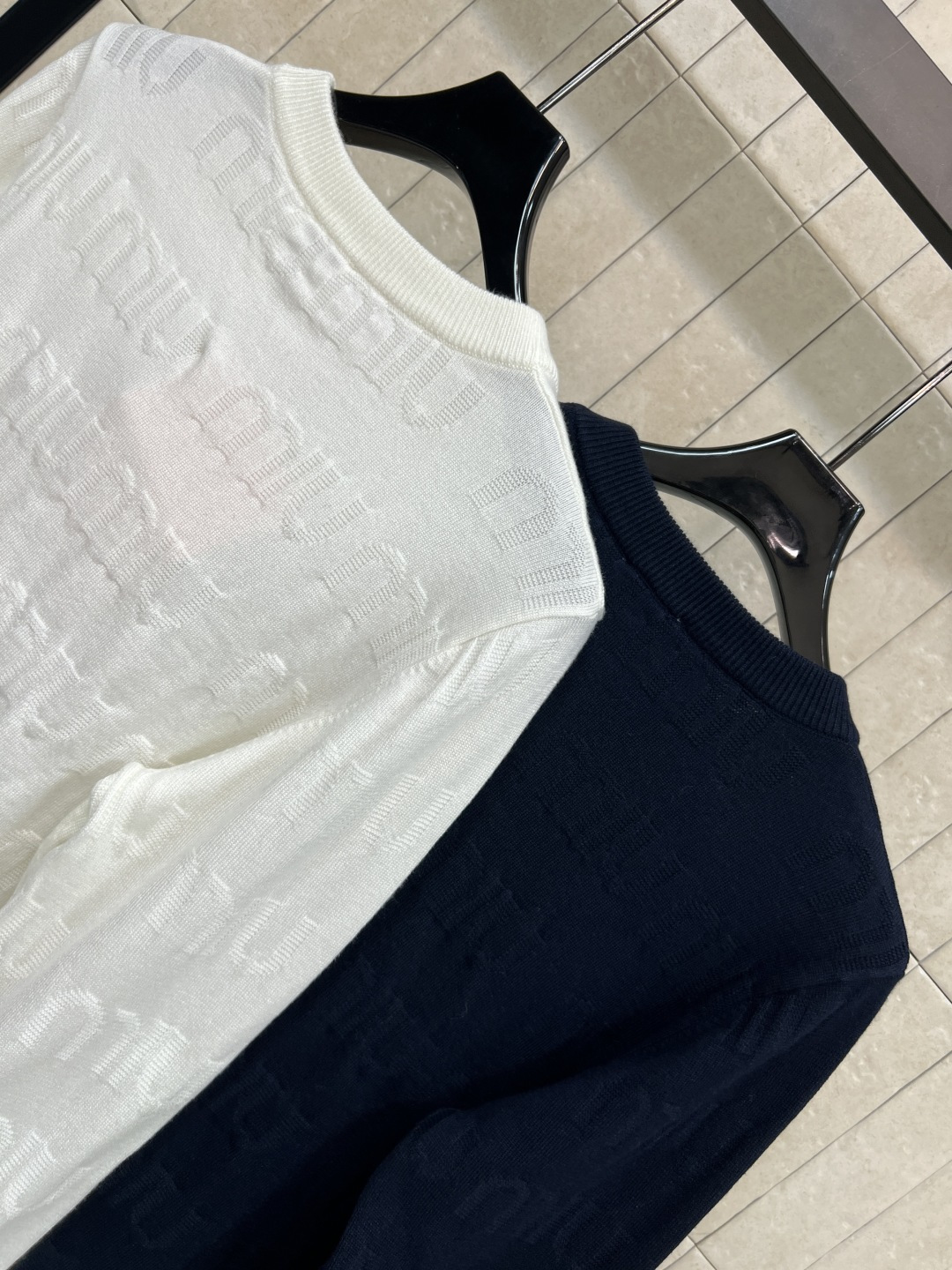 MIu家 25秋冬新款 logo提花针织系列 圆领套头长袖衫+V领长袖开衫 经典条纹拼接 满印logo提