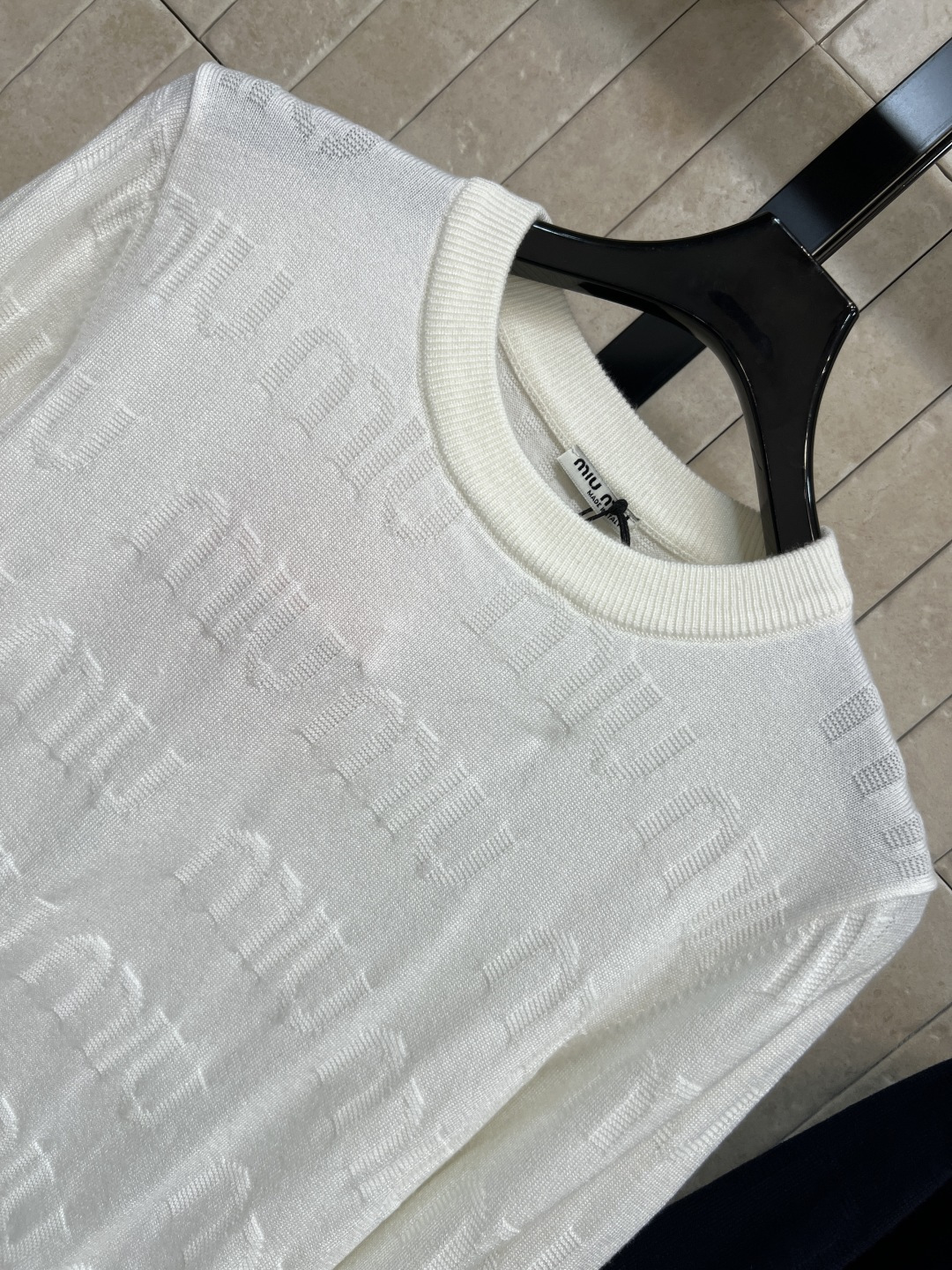 MIu家 25秋冬新款 logo提花针织系列 圆领套头长袖衫+V领长袖开衫 经典条纹拼接 满印logo提