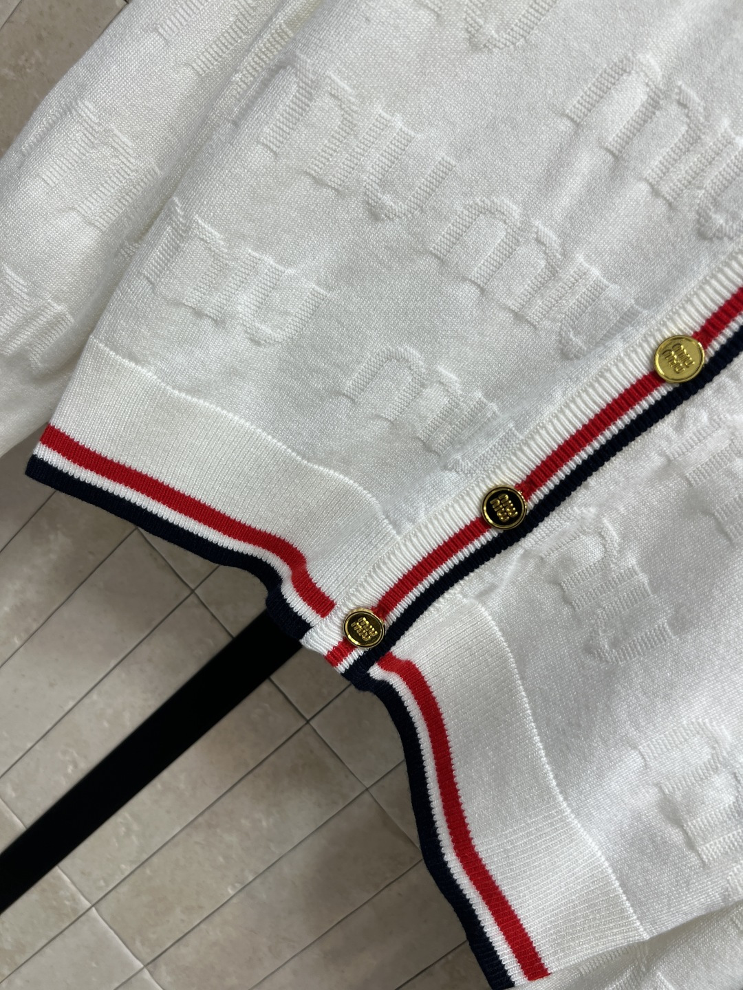 MIu家 25秋冬新款 logo提花针织系列 圆领套头长袖衫+V领长袖开衫 经典条纹拼接 满印logo提