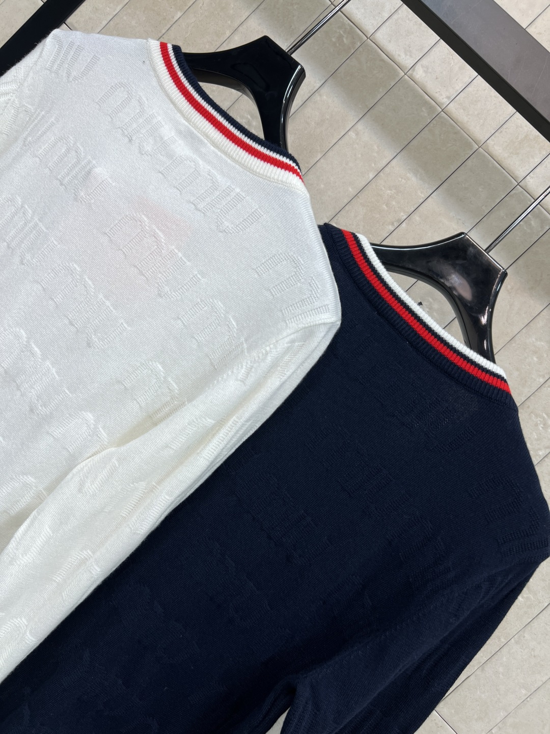 MIu家 25秋冬新款 logo提花针织系列 圆领套头长袖衫+V领长袖开衫 经典条纹拼接 满印logo提