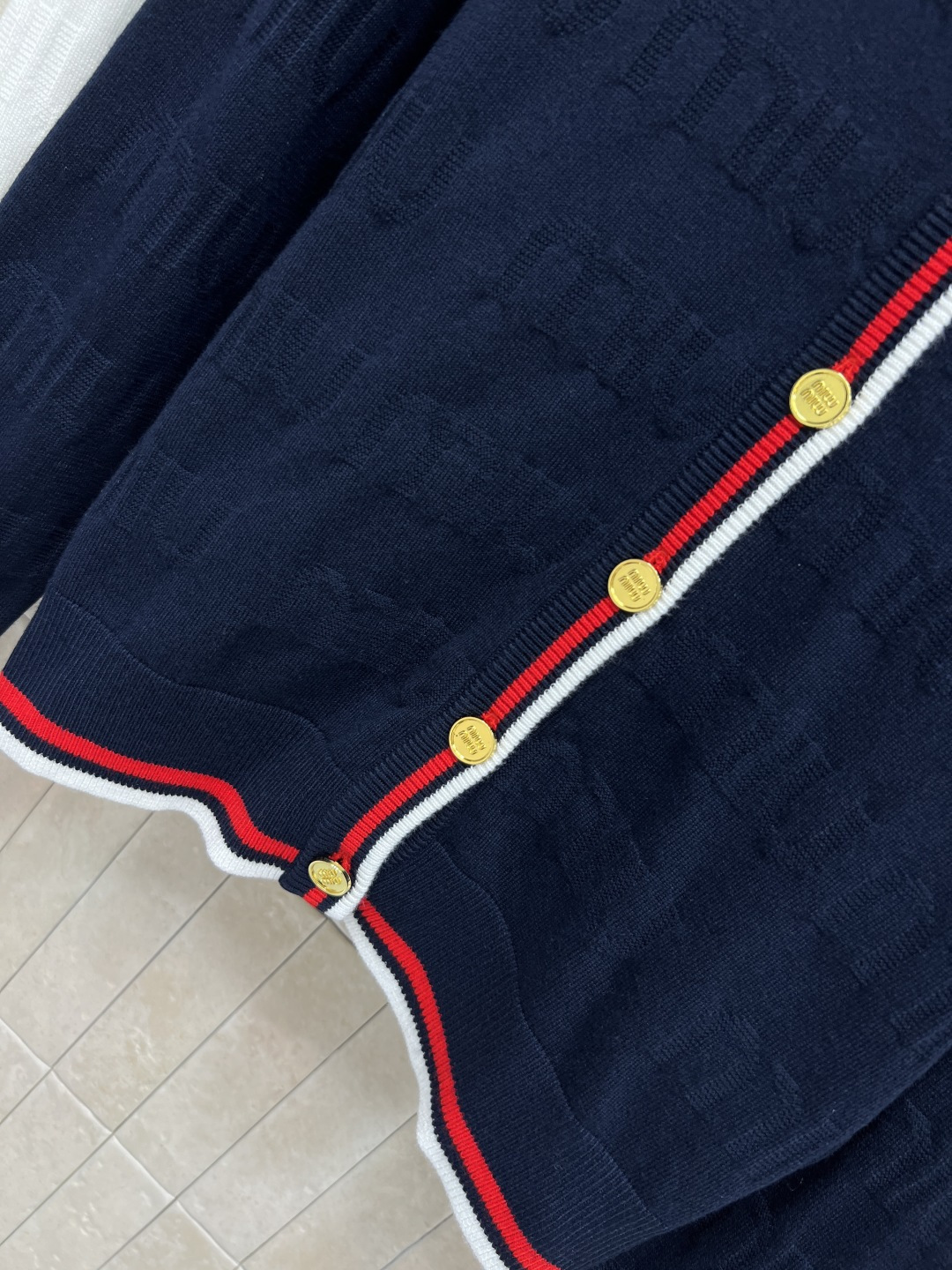 MIu家 25秋冬新款 logo提花针织系列 圆领套头长袖衫+V领长袖开衫 经典条纹拼接 满印logo提