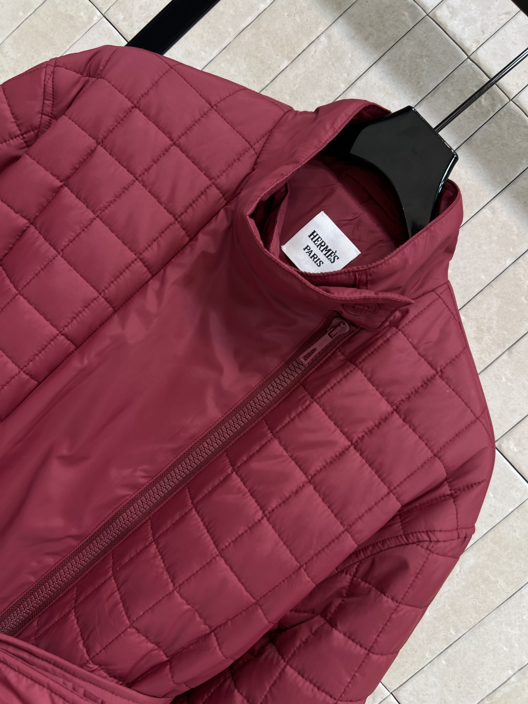 H家 25秋冬新款 格子衍缝系带收腰棉服 中长款设计 立领超宽的门襟+双向拉链设计 配有本布腰带可收腰调