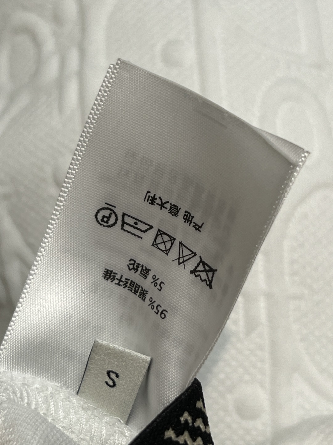 D家 25秋冬新款 浮雕提花双腰头休闲裤 定制的提花面料 logo松紧织带拼接抽绳收腰双腰头设计 搭配卫