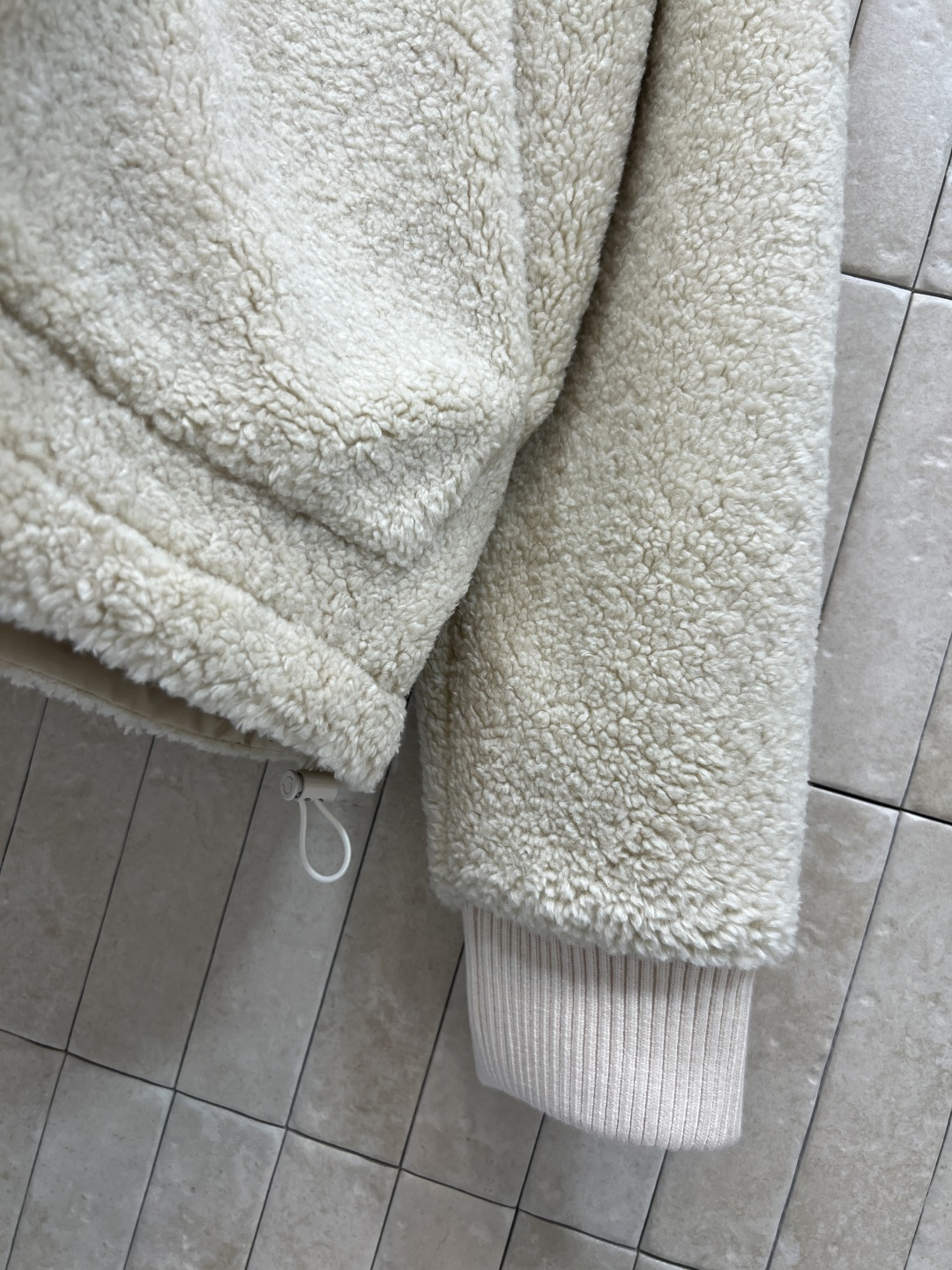 M家 25秋冬新款 双面穿泰迪绒连帽外套 一面纯色尼龙面料 另一面是软萌的颗粒绒泰迪绒 两个风格切换穿出