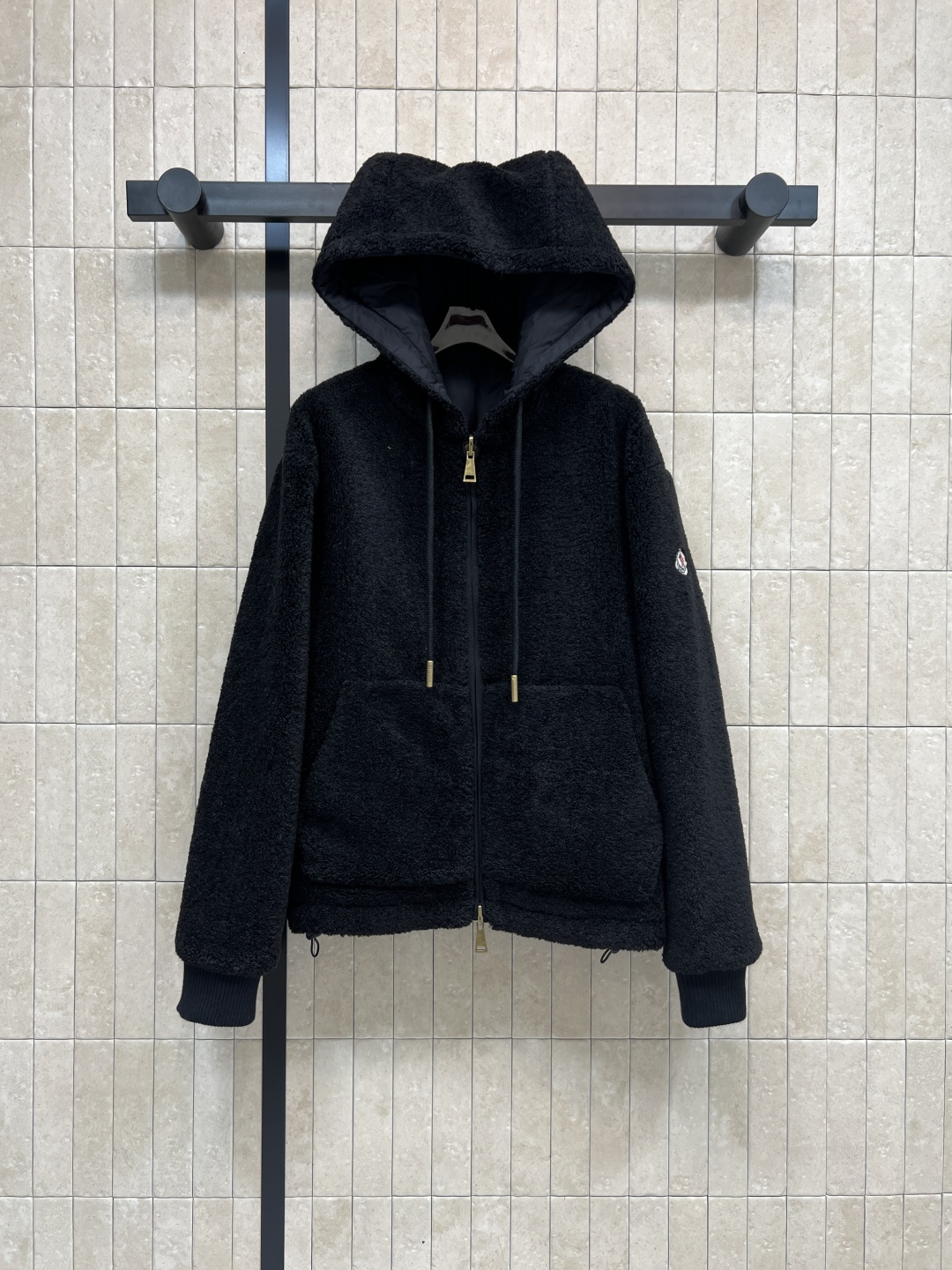 M家 25秋冬新款 双面穿泰迪绒连帽外套 一面纯色尼龙面料 另一面是软萌的颗粒绒泰迪绒 两个风格切换穿出