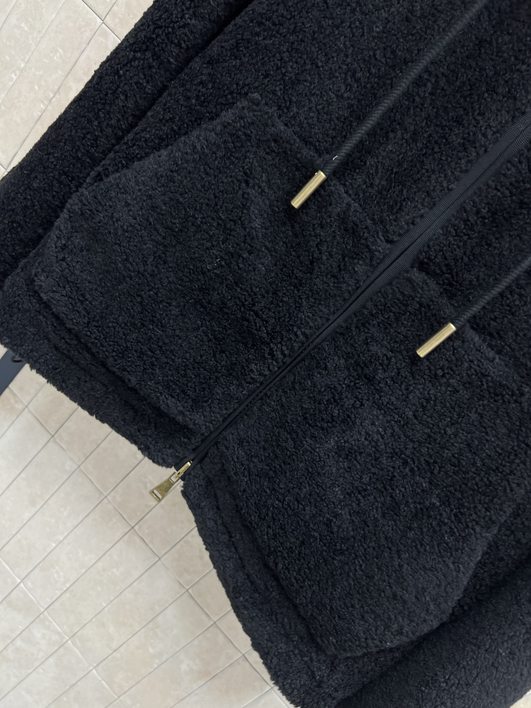 M家 25秋冬新款 双面穿泰迪绒连帽外套 一面纯色尼龙面料 另一面是软萌的颗粒绒泰迪绒 两个风格切换穿出