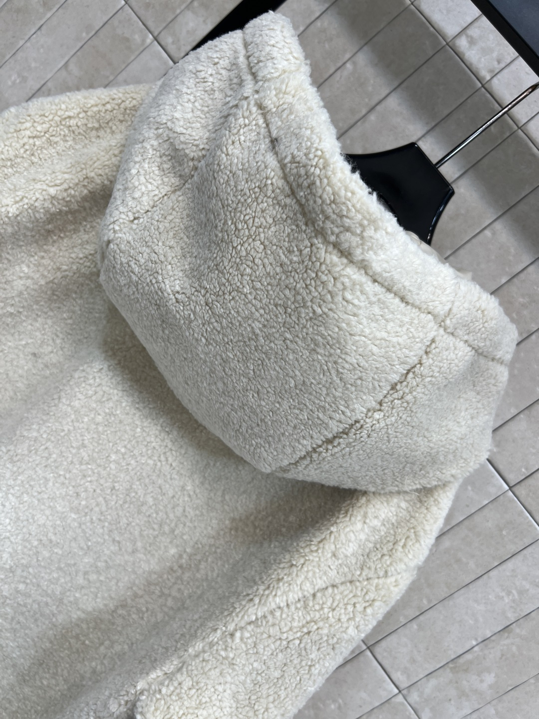 M家 25秋冬新款 双面穿泰迪绒连帽外套 一面纯色尼龙面料 另一面是软萌的颗粒绒泰迪绒 两个风格切换穿出