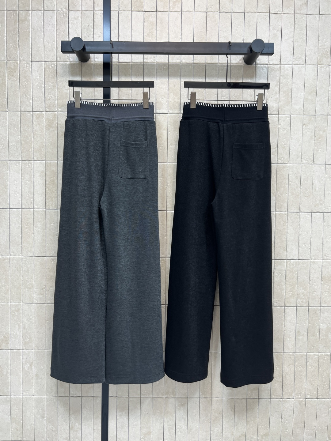 D家 25秋冬新款 字母织带直筒休闲裤 日常太需要了 字母松紧腰+抽绳收腰设计 阔腿的直筒裤型 轻松的穿