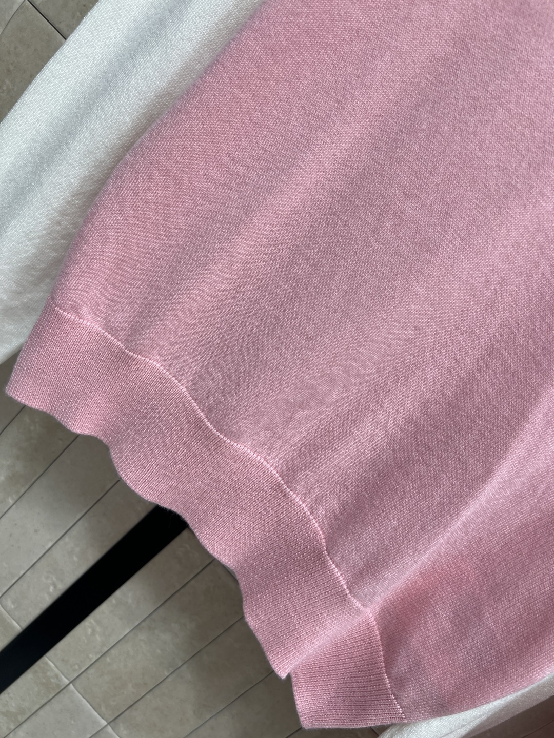 MIu家 25秋冬新款 撞色Polo领针织长袖衫 胸前logo刺绣装饰 撞色翻领+V领假两件设计 拉长脖