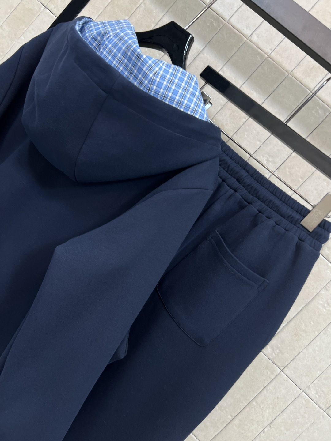 MIu家 25秋冬新款 双面穿连帽外套+束脚卫裤 日常休闲运动套装 外套可双面穿 一面经典纯色另一面复古