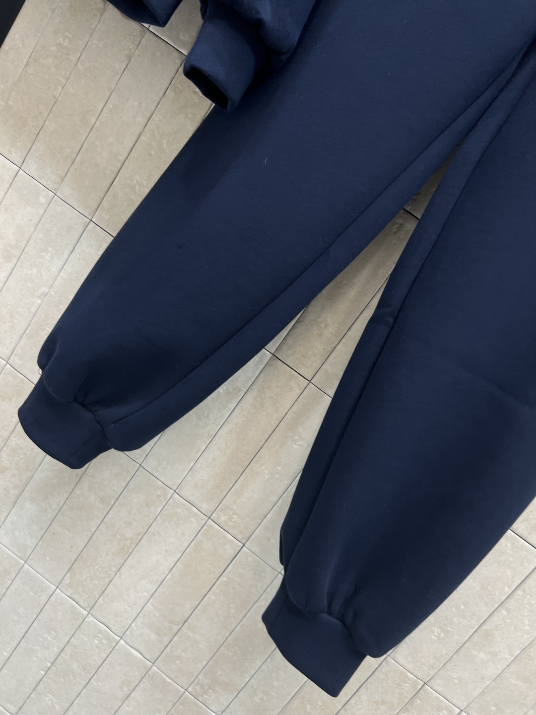 MIu家 25秋冬新款 双面穿连帽外套+束脚卫裤 日常休闲运动套装 外套可双面穿 一面经典纯色另一面复古