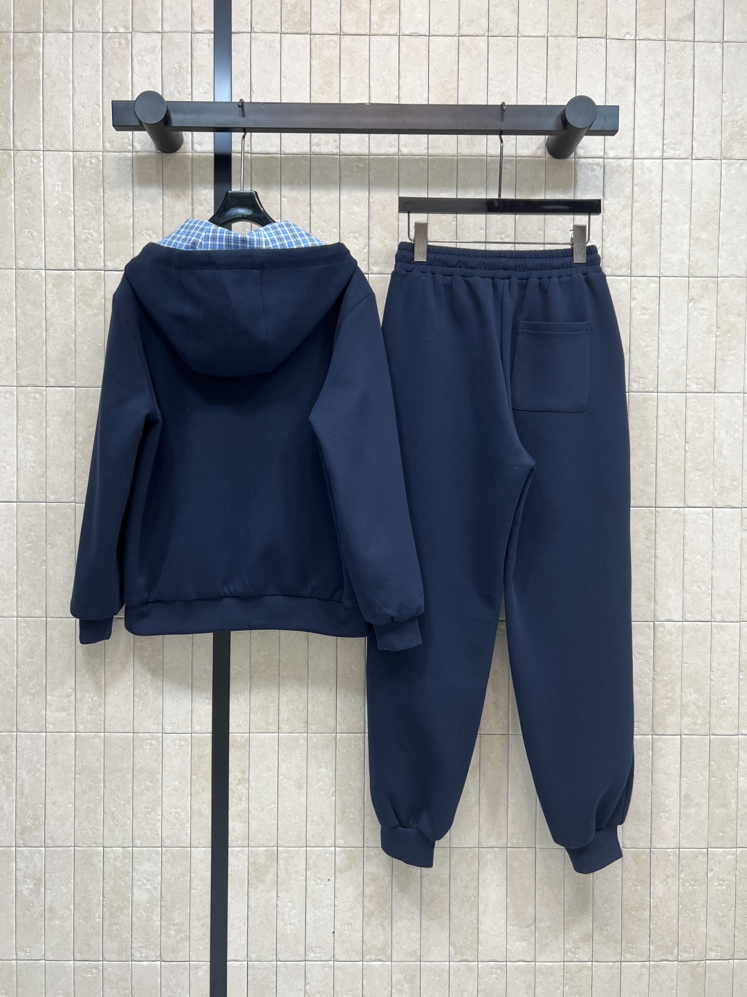 MIu家 25秋冬新款 双面穿连帽外套+束脚卫裤 日常休闲运动套装 外套可双面穿 一面经典纯色另一面复古