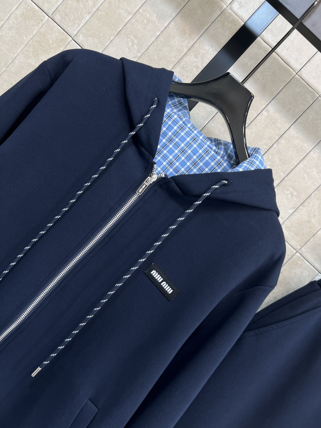 MIu家 25秋冬新款 双面穿连帽外套+束脚卫裤 日常休闲运动套装 外套可双面穿 一面经典纯色另一面复古