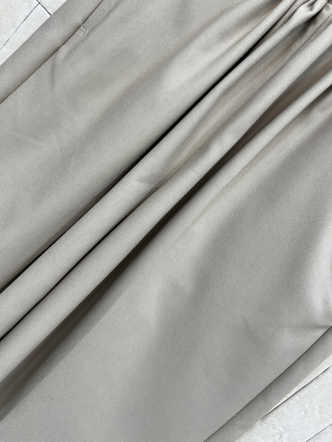 LW家 25秋冬新款 褶皱皮扣装饰阔腿短裤 可以日常通勤的一款西装短裤 高腰褶皱皮带装饰很有设计感 立体