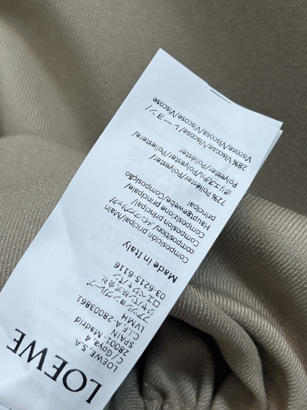 LW家 25秋冬新款 褶皱皮扣装饰西装外套 C超赞的时髦感 立体廓形剪裁设计 简约又吸睛 经典翻领 两粒