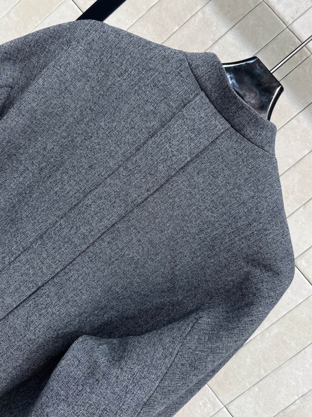 D家 25秋冬新款 立领胸针外套 小立领元气满满 超级减龄精致 立体剪裁版型 显瘦又百搭 日常搭配可盐可