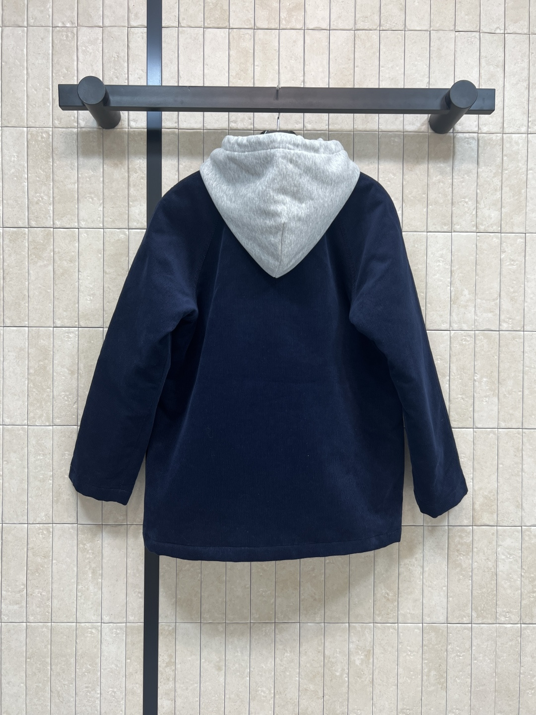 CE家 25秋冬新款 连帽灯芯绒夹克棉服 撞色拼接卫衣连帽假两件设计 定制深蓝色灯芯绒夹棉外套 高级又时