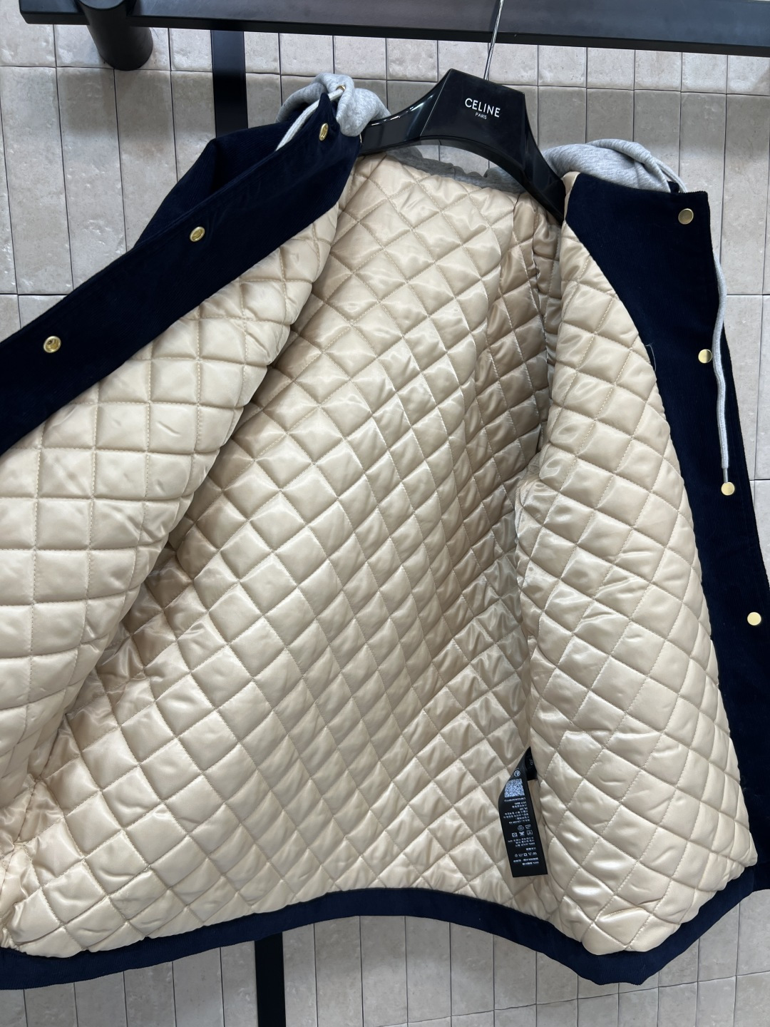 CE家 25秋冬新款 连帽灯芯绒夹克棉服 撞色拼接卫衣连帽假两件设计 定制深蓝色灯芯绒夹棉外套 高级又时