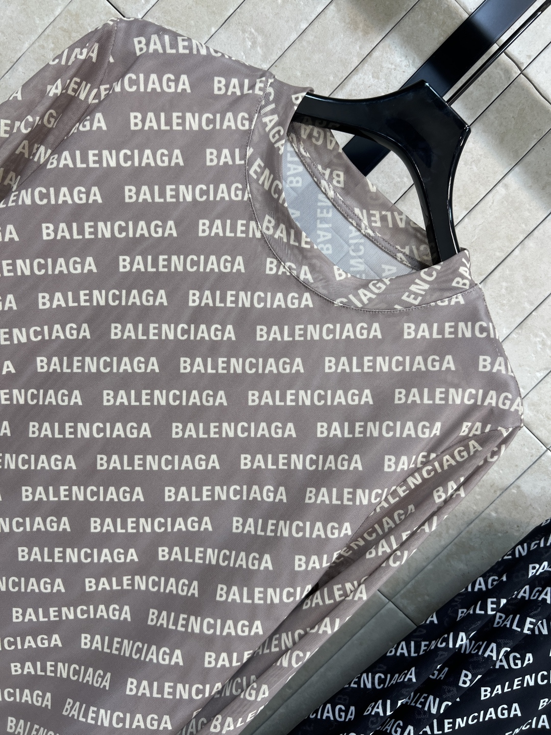 25秋冬新款 万能logo网纱打底衫 日常必备的单品 满弹幕 logo印花经典复古 修身版型显瘦百搭 透