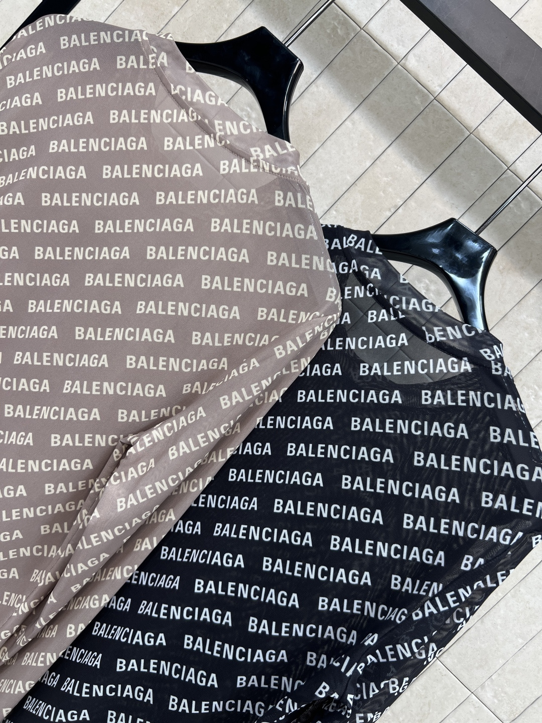 25秋冬新款 万能logo网纱打底衫 日常必备的单品 满弹幕 logo印花经典复古 修身版型显瘦百搭 透