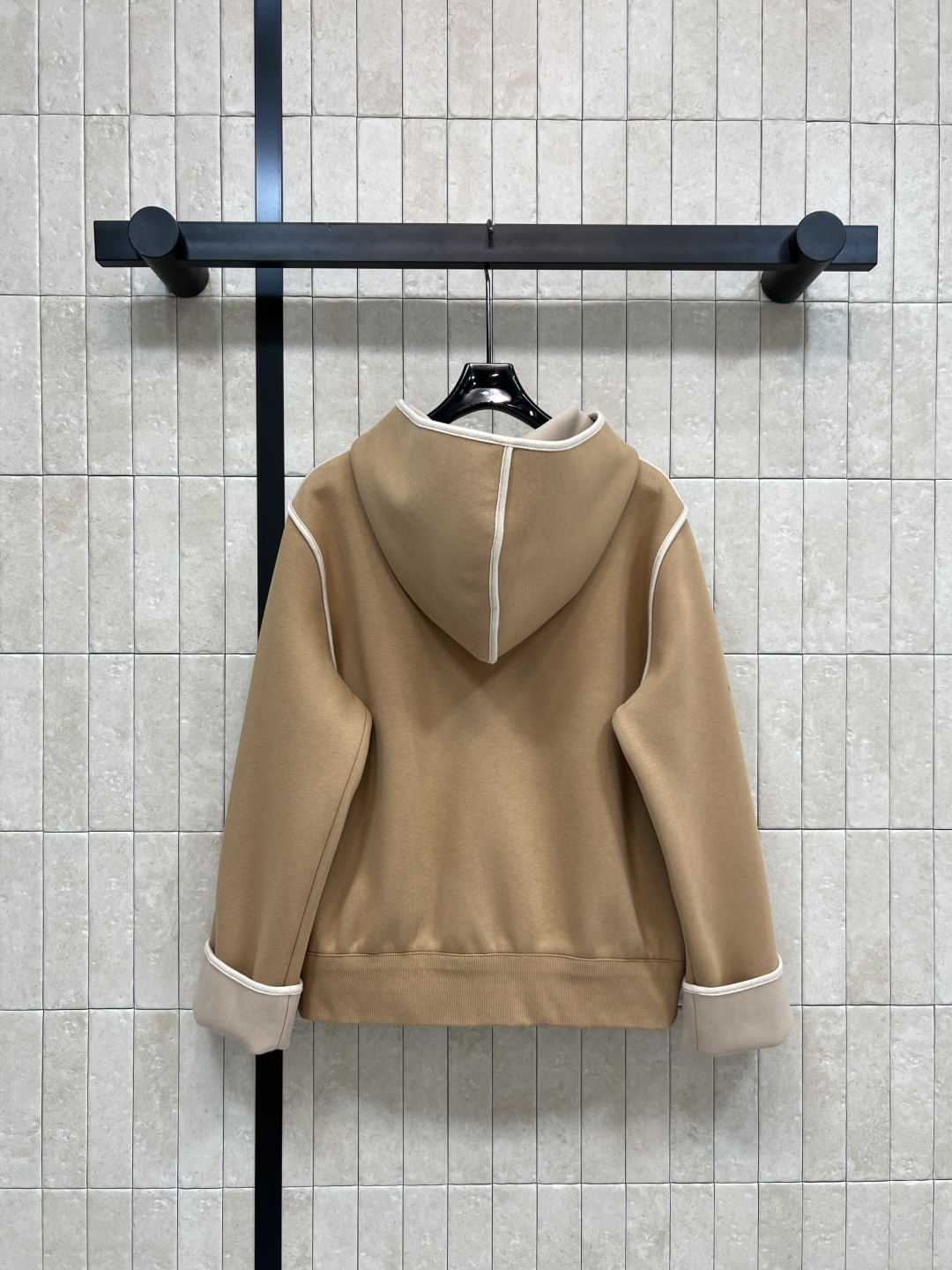 L家 25秋冬新款 老花口袋连帽卫衣外套 版型宽松百搭不挑人 彰显减龄青春活力气息 经典老花皮绳拉链装饰