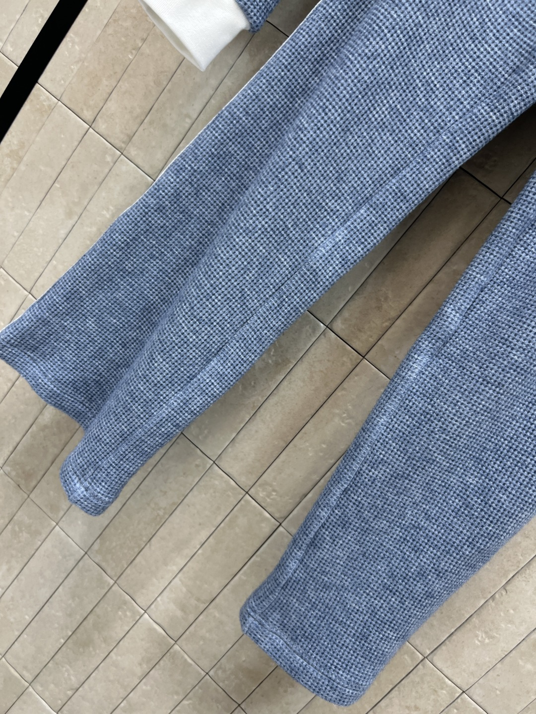 小香家 25秋冬新款 织带拼接休闲套装 日常高街单品 连帽卫衣外套搭配松紧休闲裤 胸口logo章仔点缀 