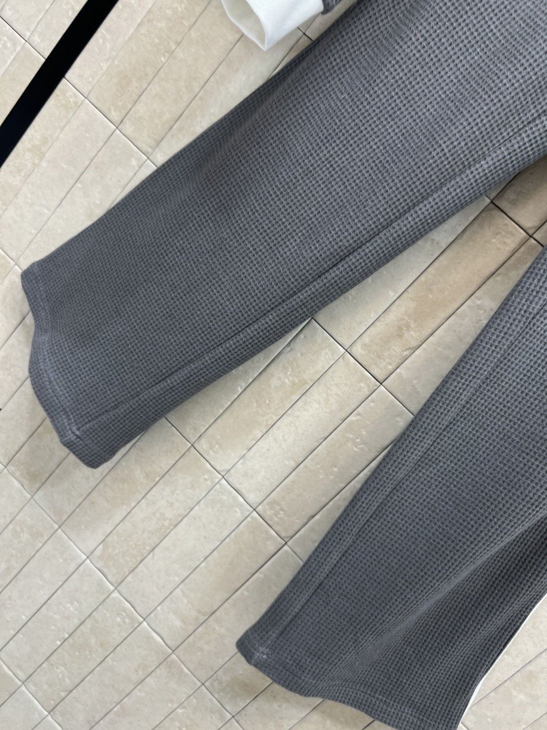 小香家 25秋冬新款 织带拼接休闲套装 日常高街单品 连帽卫衣外套搭配松紧休闲裤 胸口logo章仔点缀 