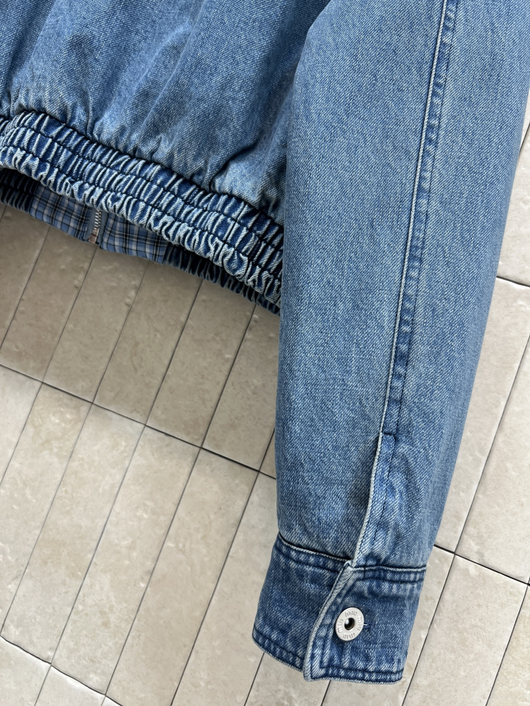 MIu家 25秋冬新款 连帽牛仔夹克外套 高街时髦炸街神器 连帽宽松版型 里面复古格纹内衬高级风 时髦精