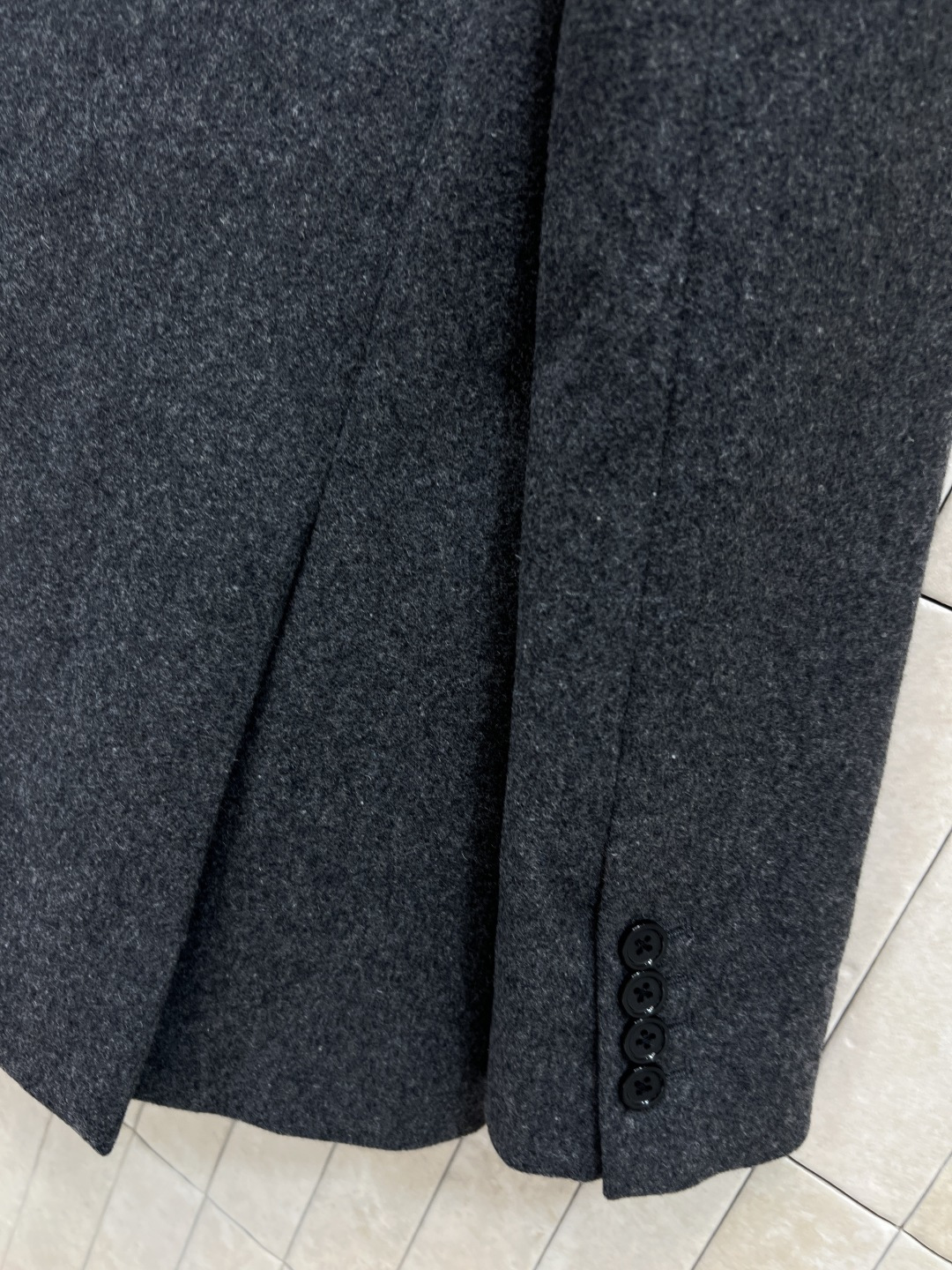 TB家 25秋冬新品 英伦风学院风杠条西服 可拆卸马甲内搭 经典不过时的设计风格 帅气翻领垫肩小西服 上