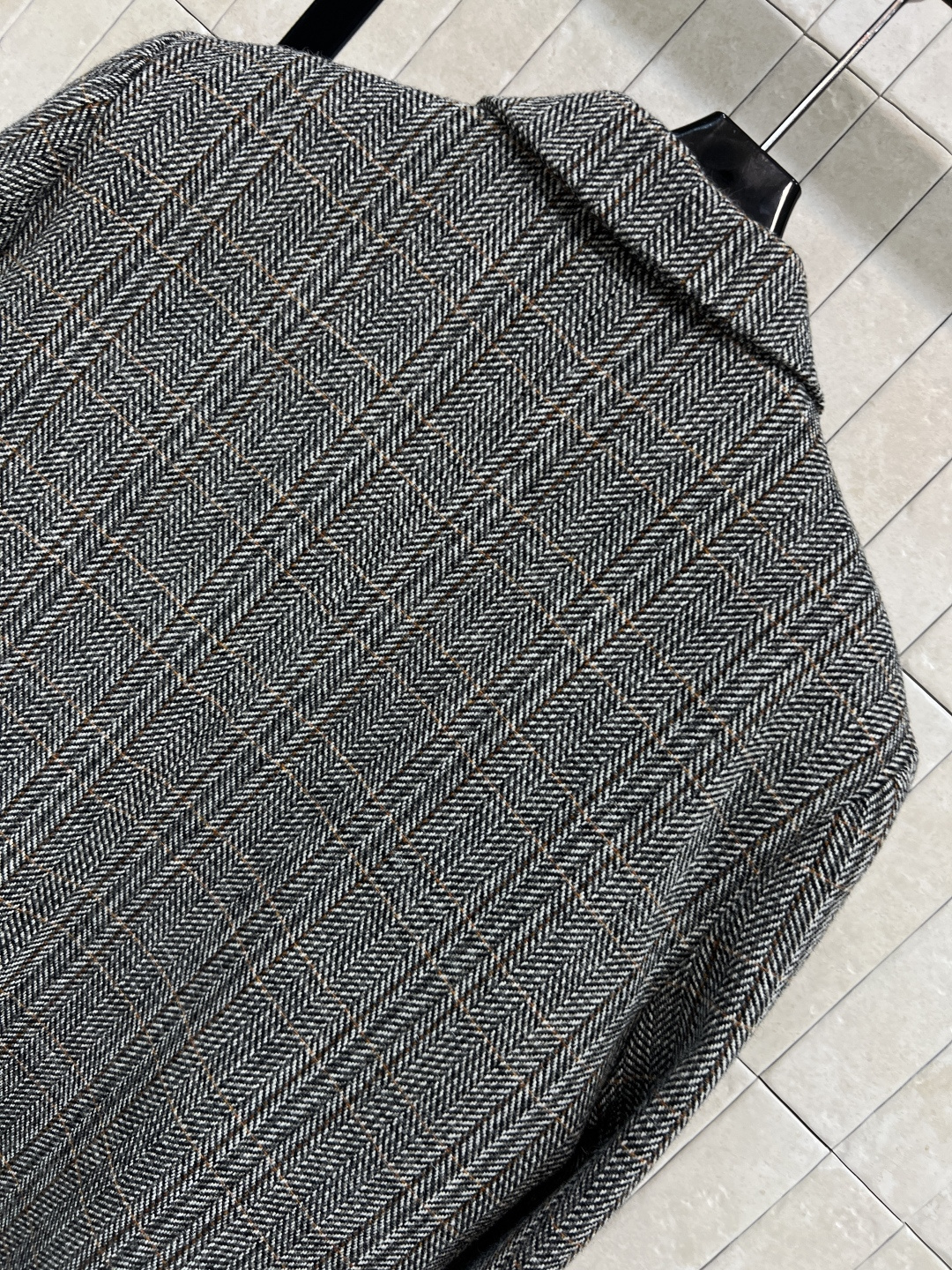 Miu家 25秋冬新款 复古格纹西装外套 宽松版型舒适不挑人 不是那么的硬挺日常外搭刚刚好 展现轻熟魅力