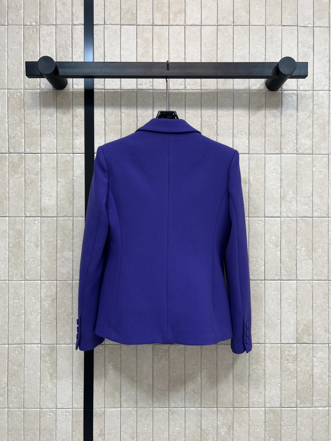 D家 25秋冬新款 紫色立领泡泡短袖小上衣+西装外套+半身裙 领口立领单排扣设计修饰脖颈线条 泡泡短袖小