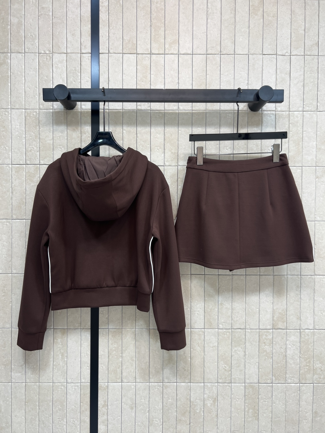 小香家 25秋冬新款 轻奢气质粗花呢外套 定织粗花呢面料配上闪闪的银线点缀 瞬间升级非常精致的法式风情 