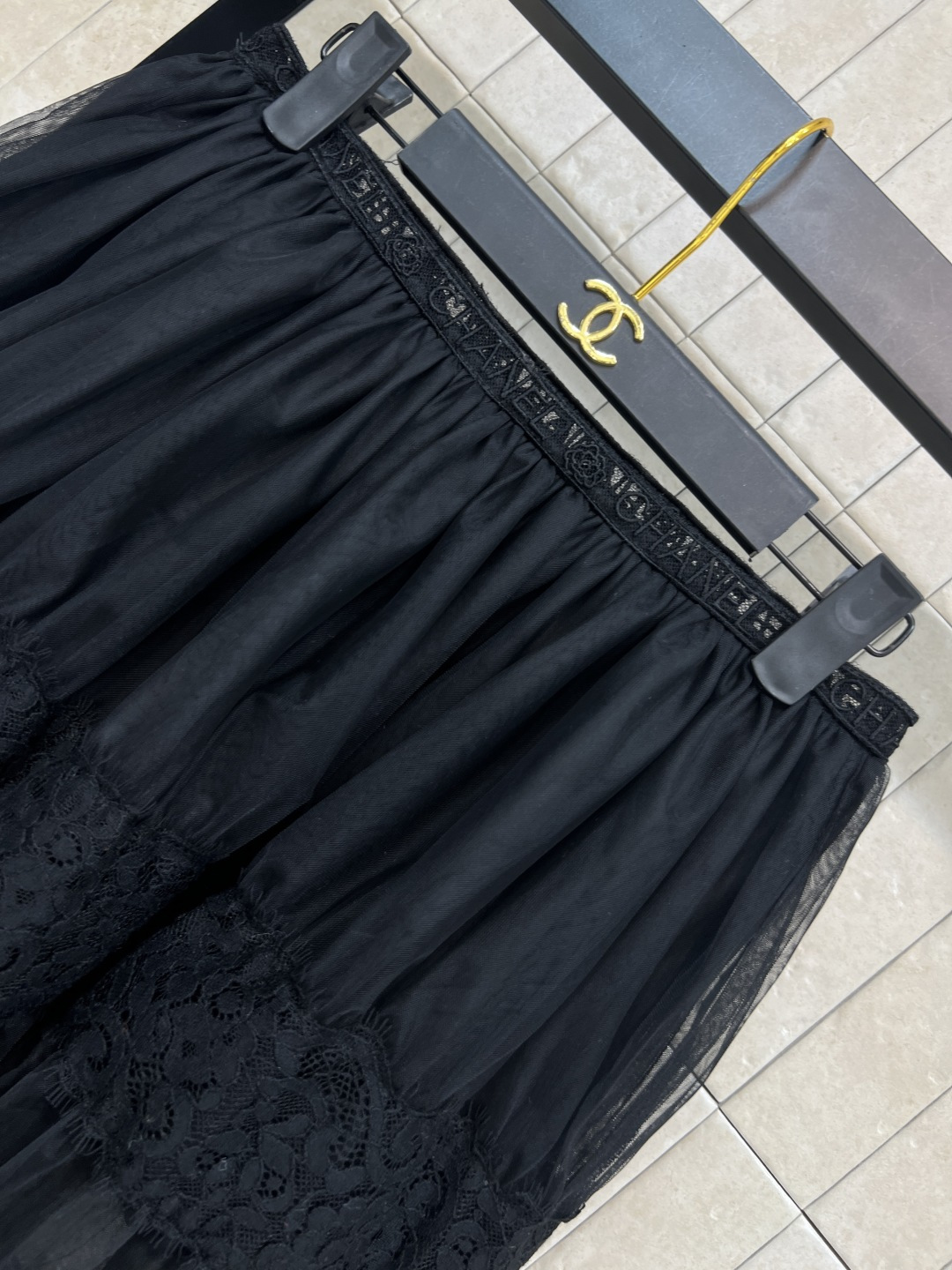 小香家 25秋冬新款 高腰a字网纱蓬蓬裙 超级火的蛋糕裙 层层叠加很显腿细 还超级甜美又减龄 内有里衬 