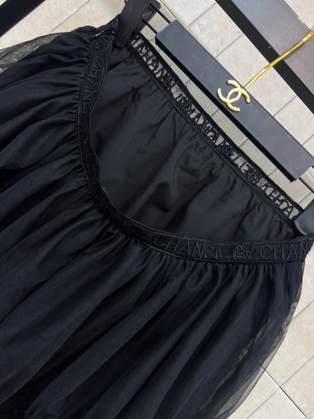 小香家 25秋冬新款 高腰a字网纱蓬蓬裙 超级火的蛋糕裙 层层叠加很显腿细 还超级甜美又减龄 内有里衬 