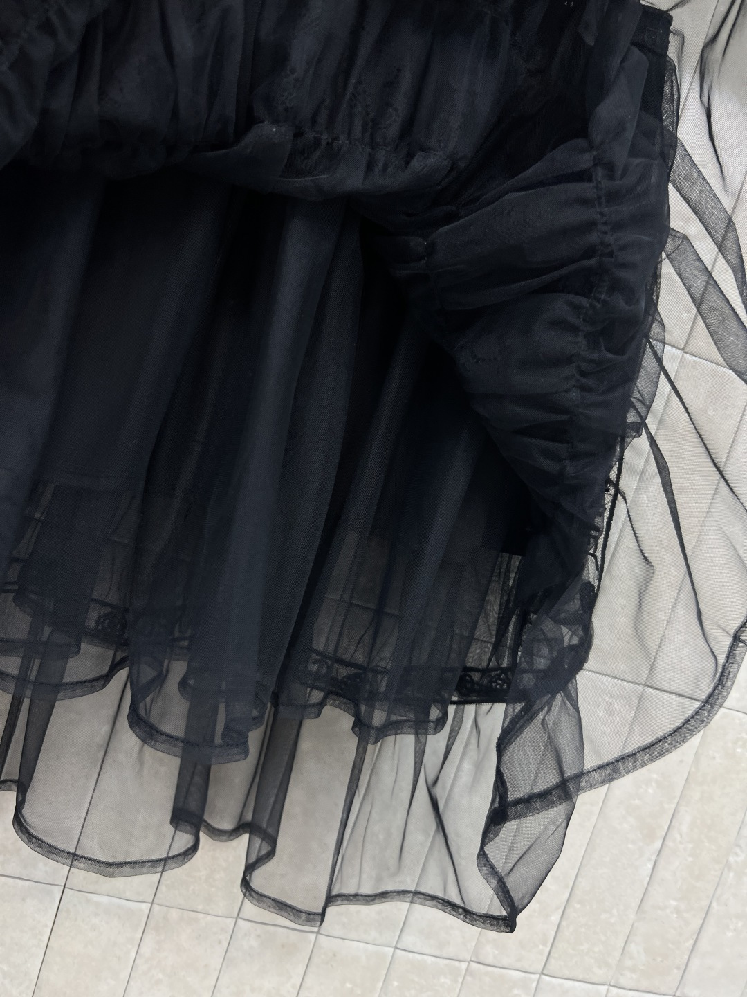 小香家 25秋冬新款 高腰a字网纱蓬蓬裙 超级火的蛋糕裙 层层叠加很显腿细 还超级甜美又减龄 内有里衬 