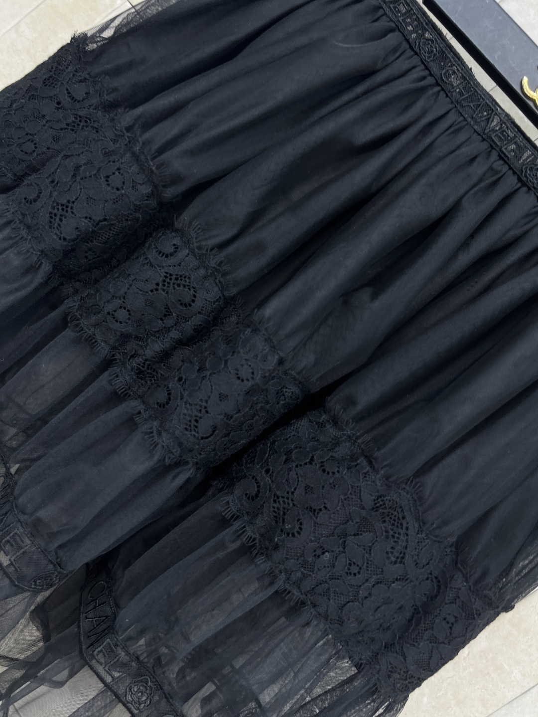 小香家 25秋冬新款 高腰a字网纱蓬蓬裙 超级火的蛋糕裙 层层叠加很显腿细 还超级甜美又减龄 内有里衬 