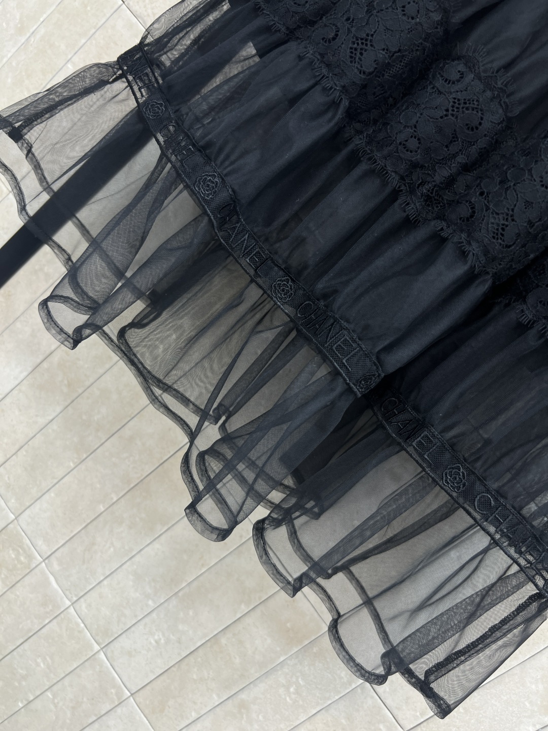 小香家 25秋冬新款 高腰a字网纱蓬蓬裙 超级火的蛋糕裙 层层叠加很显腿细 还超级甜美又减龄 内有里衬 